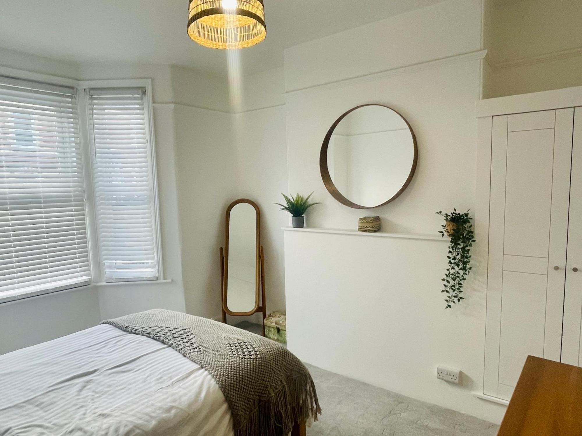 Newly Refurbished City Centre House With Parking Exeter Extérieur photo