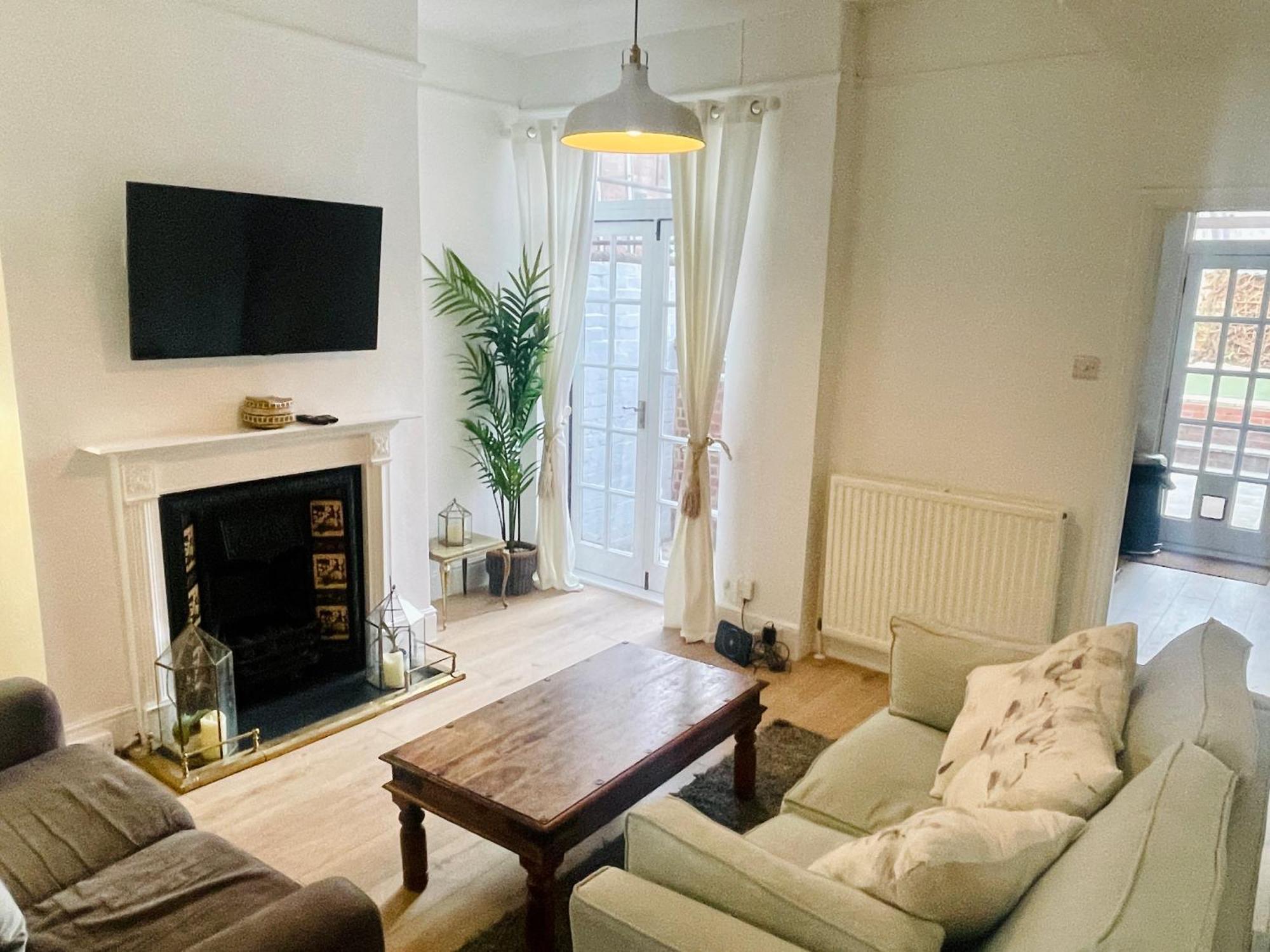 Newly Refurbished City Centre House With Parking Exeter Extérieur photo